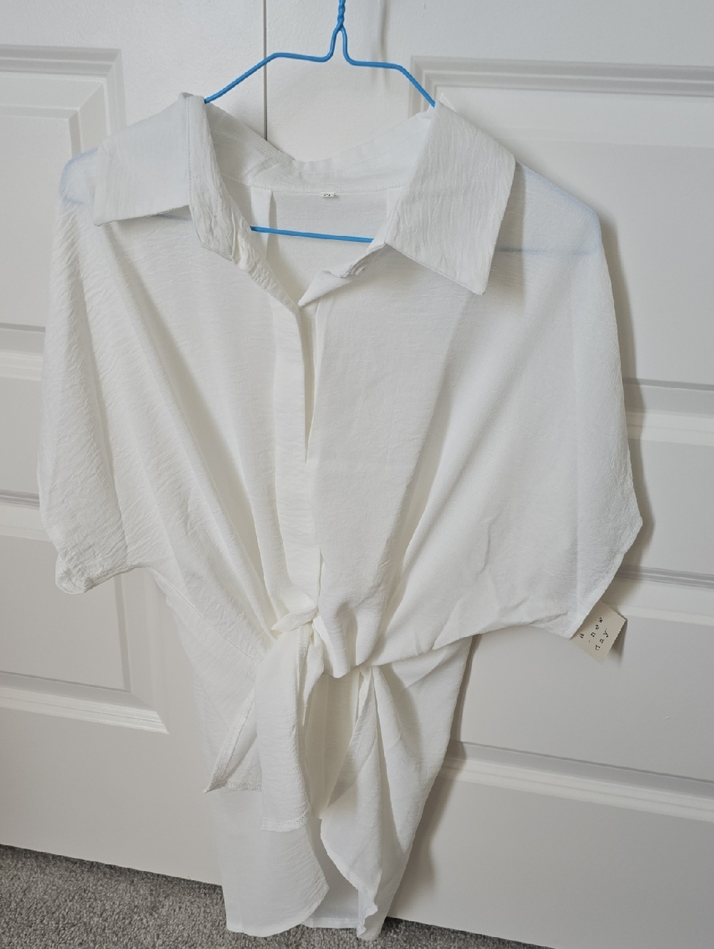 Medium White Short-Sleeve Top Wmns - Picture 3 of 4